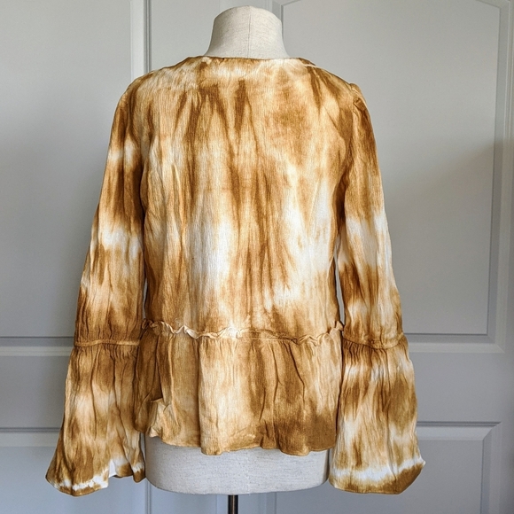 Moon River Blouse V-Neck Lace Up Tie Dye Long Sleeve Bell Cuffs Camel M NWT - Picture 9 of 15